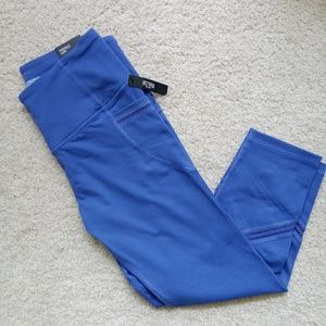 NWT Victoria Sport Knockout Pocket Capri Small